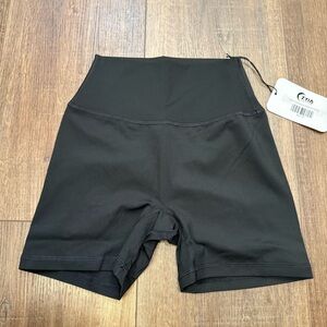 New Zyia black confluence hustle shorts